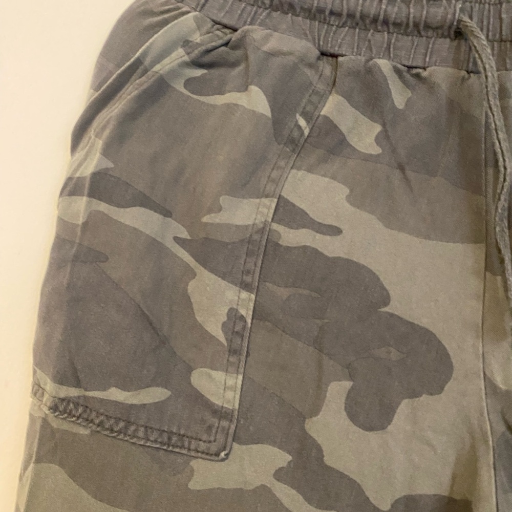 Splendid Camouflage Jogger Pants - Picture 3 of 6